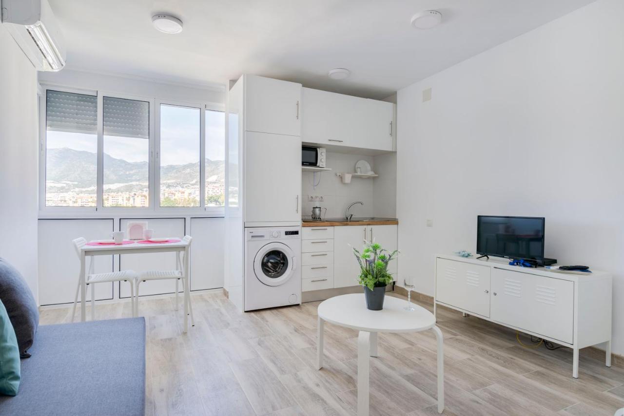 Central panoramic view seaside studio apartment Benalmádena Exterior foto